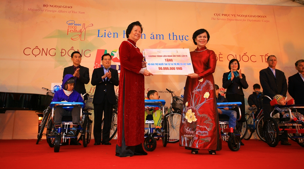 Liên hoan ẩm thực “Cộng đồng ASEAN với bạn bè quốc tế”